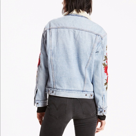 SOLD    NWT Ex-Boyfriend Sherpa Trucker Jacket - Picture 1 of 2
